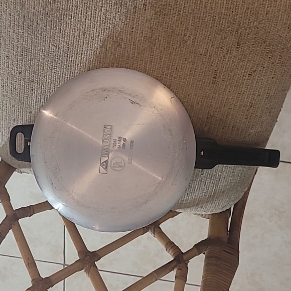 IMUSA Stovetop Aluminum Pressure Cooker - Picture 6 of 12